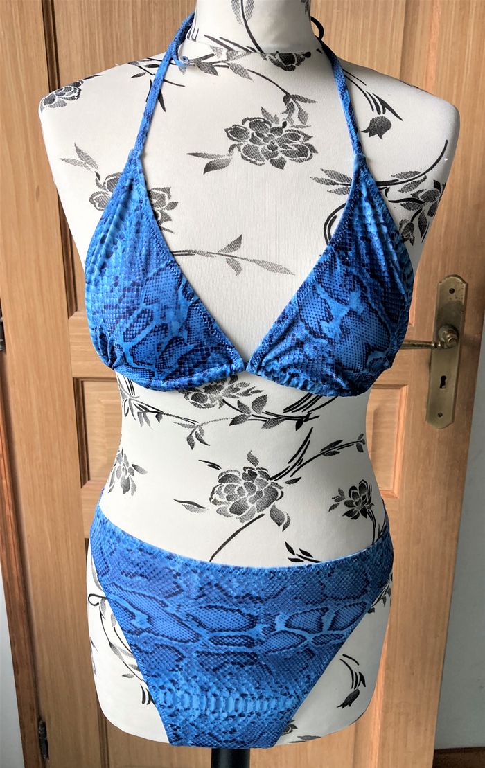 Maillot 2 pièces bleu motifs serpent taille 42/44