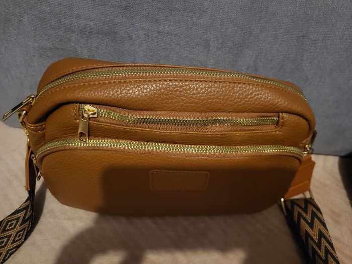 Superbe sac en bandoulière ~~ Neuf - photo numéro 2