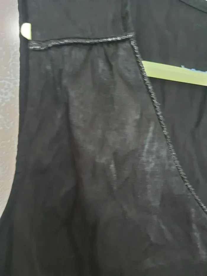 Haut noir été 44 - photo numéro 3