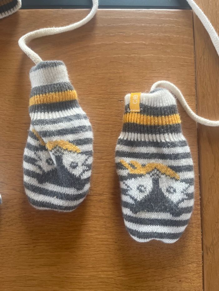 Ensemble bonnet, snood, moufles - photo numéro 4