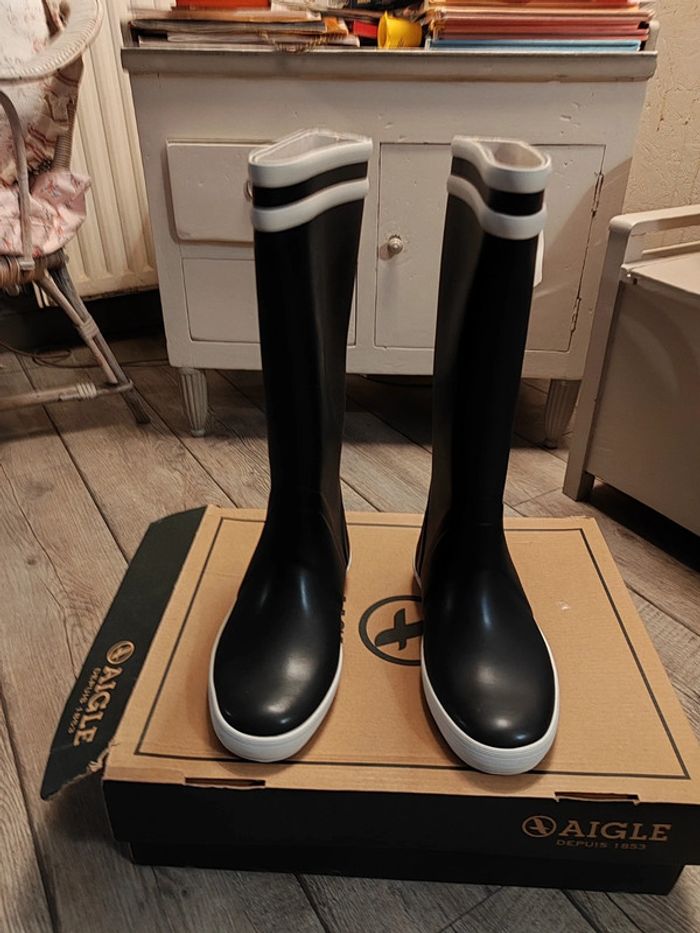 Bottes de pluie AIGLE taille 35 modèle goéland marine & blanc - photo numéro 3