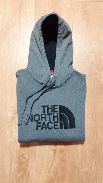 Hoodie The North Face Logo brodé Taille S - Pull à capuche TNF
