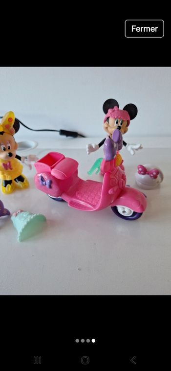 Lot 2 minnies avec scooter et accessoires