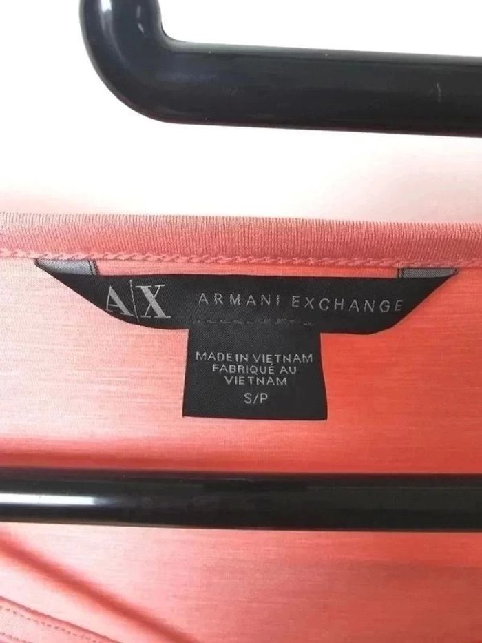 Haut Armani Exchange décolleté sexy - photo numéro 4