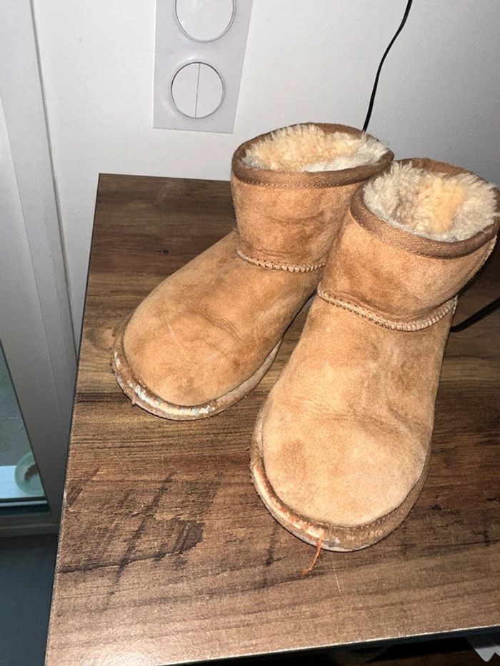 Chaussures Ugg fille taille 30 - photo numéro 5