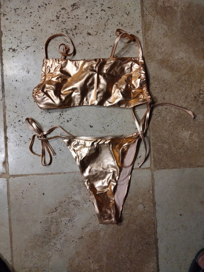 Maillot de bain 2 pièces doré en 40