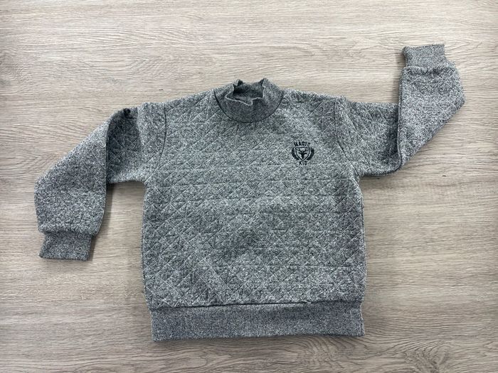 Pull tape-à-l’œil 5 ans gris