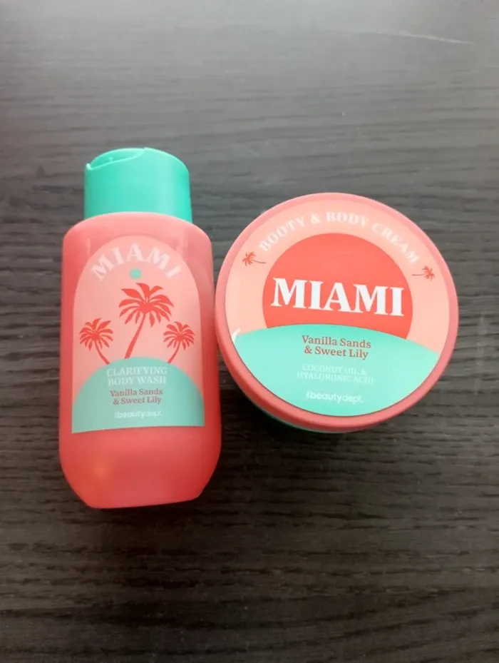 Lot gel douche et crème: vanille, lily et acide hyaluronique