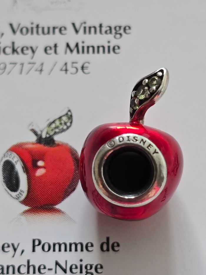 Charm pandora Disney pomme Blanche neige - photo numéro 2