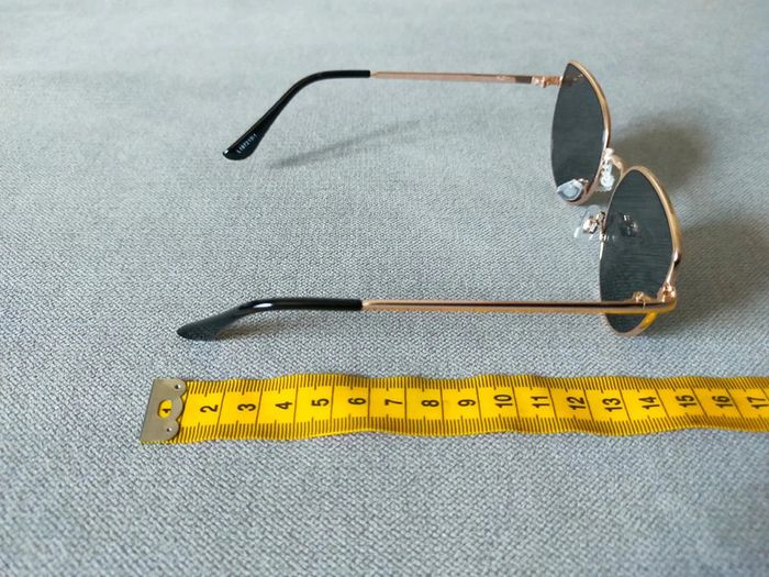 Lunettes de soleil dorées effet miroir – Neuves - photo numéro 8