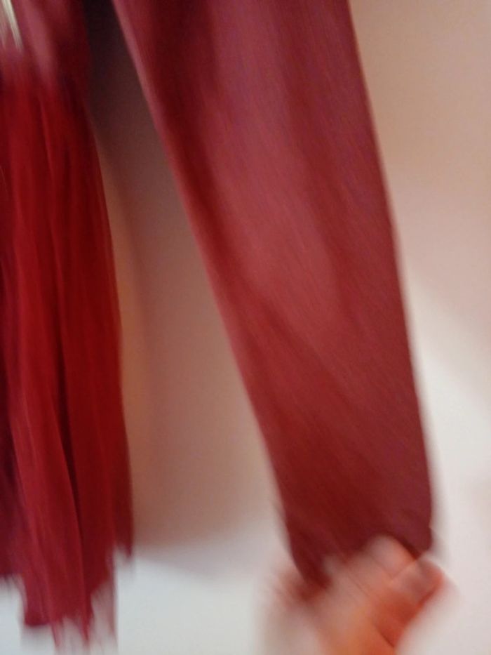 Jolie robe bordeaux . 8 ans - photo numéro 7