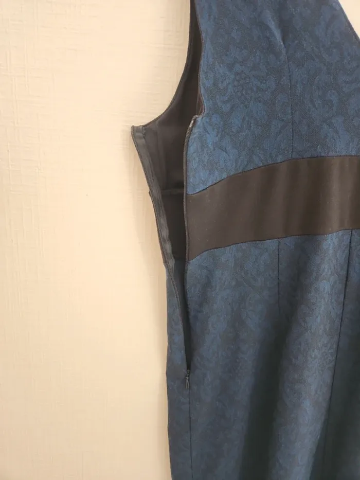 Superbe robe bleu marine et noir Voodoo 42 - photo numéro 12