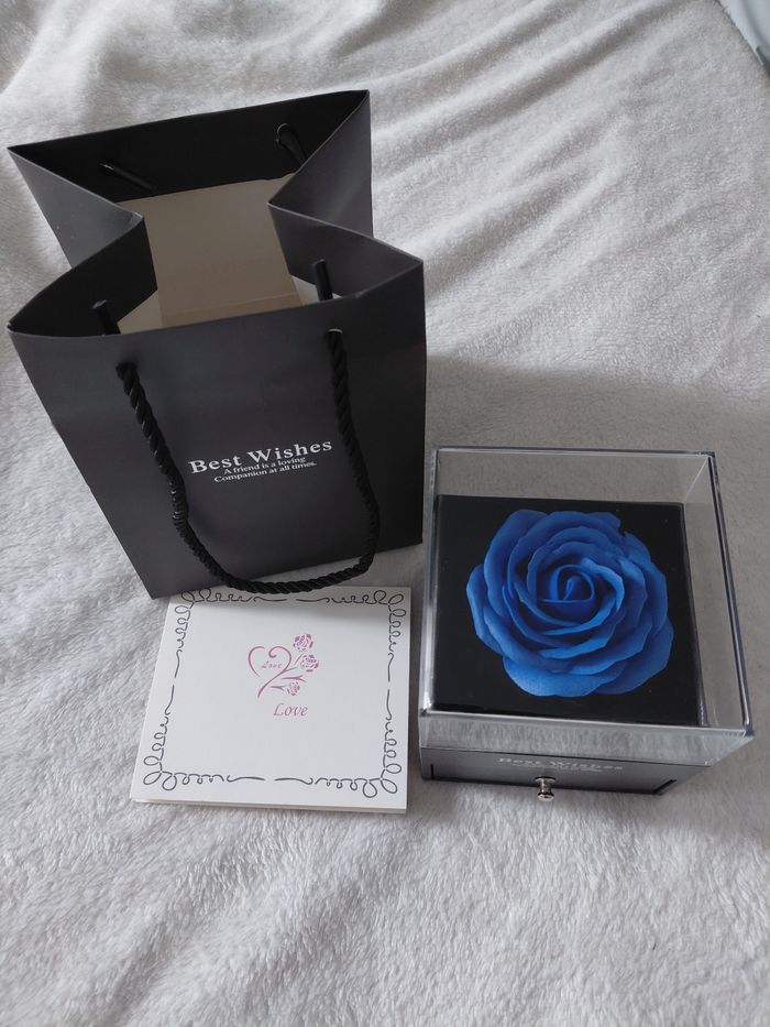 Coffret bijoux avec rose éternelle - photo numéro 2