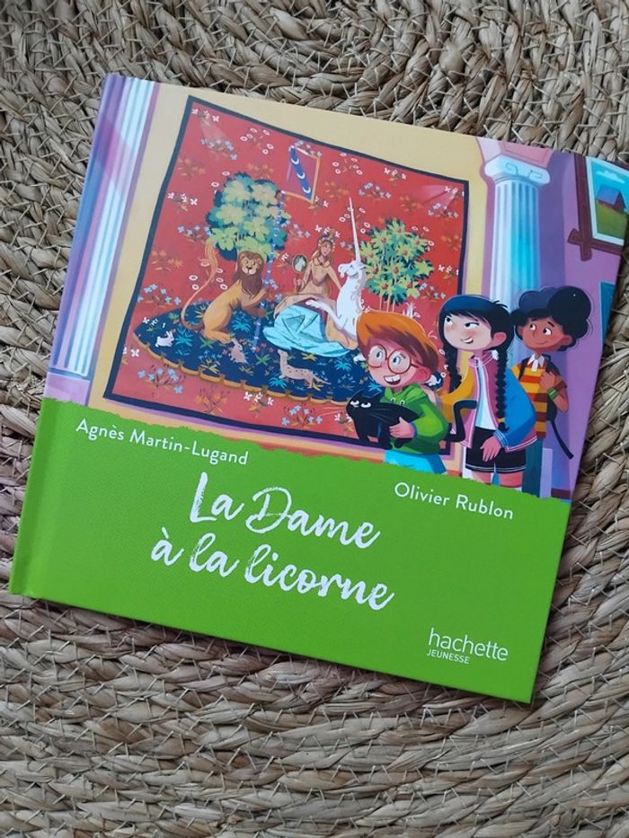 La Dame à la licorne ,hachette, neuf