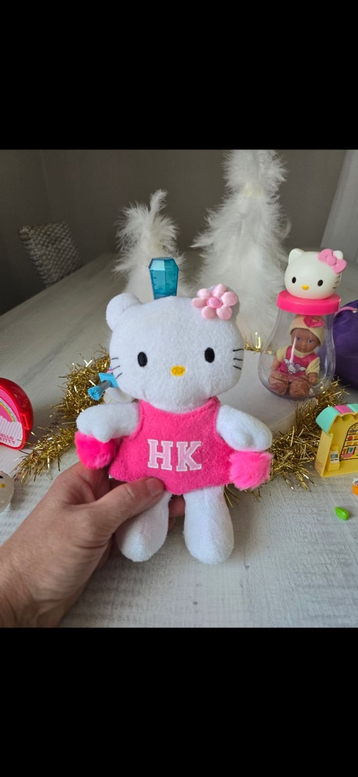 Peluche Hello Kitty et accessoires - photo numéro 2