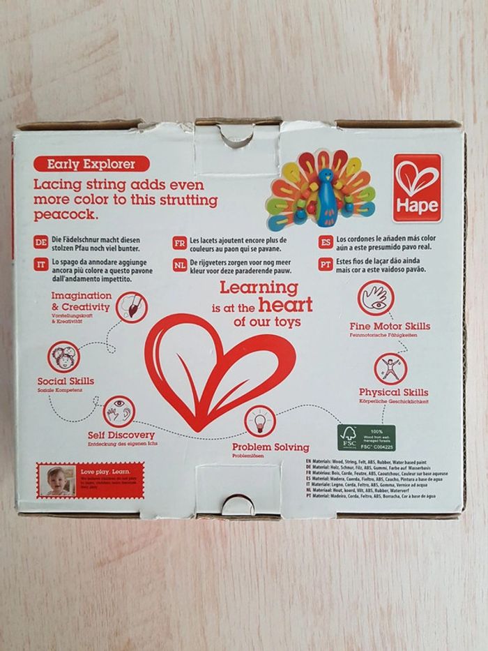 Lacing peacock jeu de laçage en bois Hape - photo numéro 3