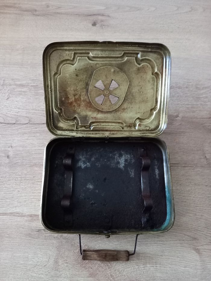 Chaufrette ancienne en laiton. - photo numéro 8