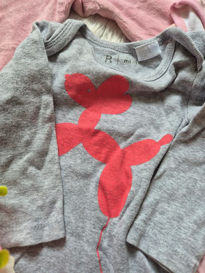 Lot fille 9 mois – Pyjama + 4 bodies manches longues 🐰🎈 - photo numéro 3