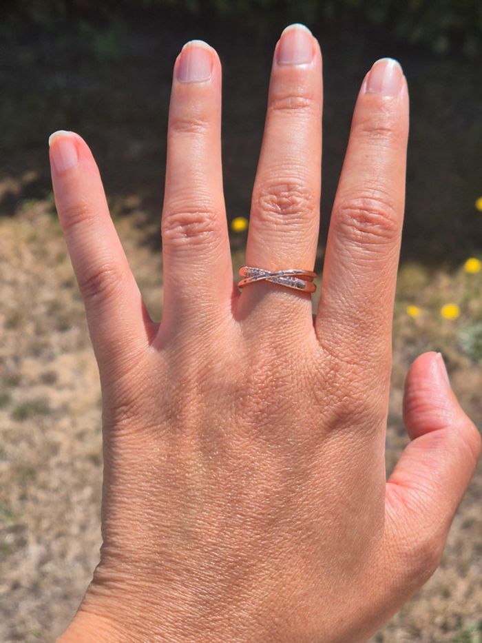 Jolie bague en acier or rose ajustable - photo numéro 4