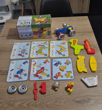 Véhicules à construire en bois aimanté