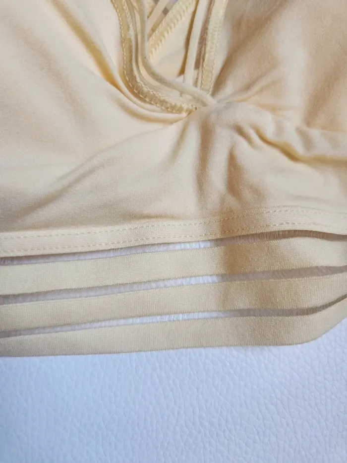 Mignonne brassière jaune Dim taille s - photo numéro 2