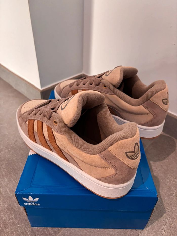 Baskets Adidas Campus 00s Taille 42 2/3 - photo numéro 2