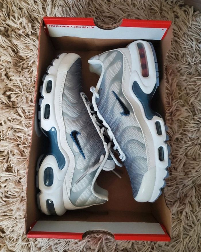 Basket Nike TN 36,5 Neuve - photo numéro 2