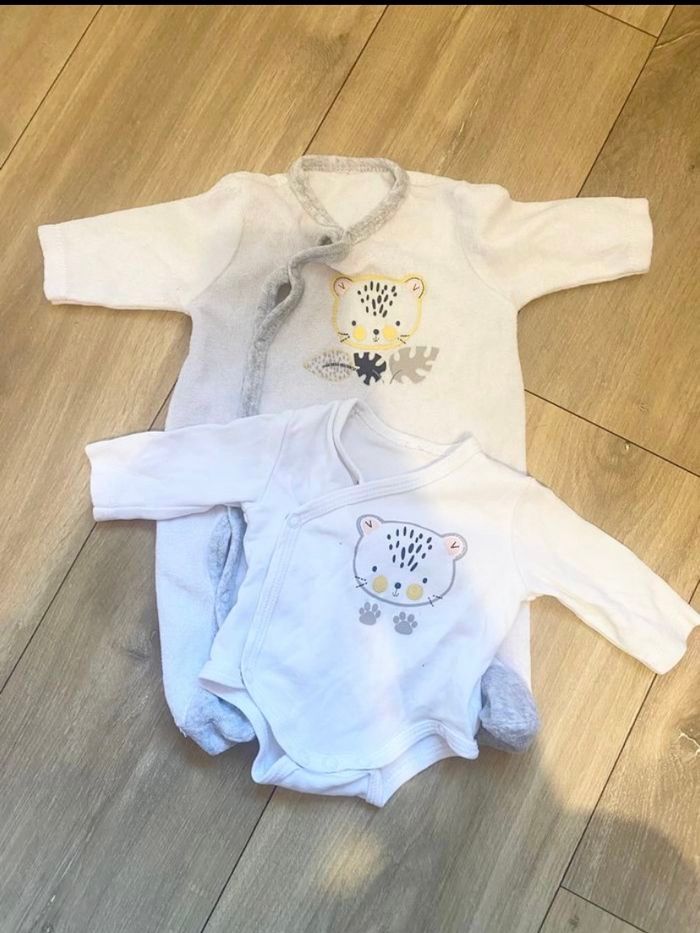 Ensemble body et pyjama