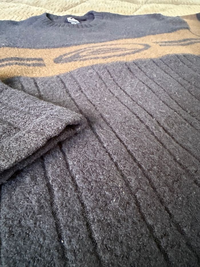 Pull QuickSilver en très bon état taille 16 ans S/M - photo numéro 4