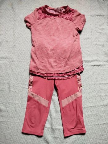 Tenue sport rose