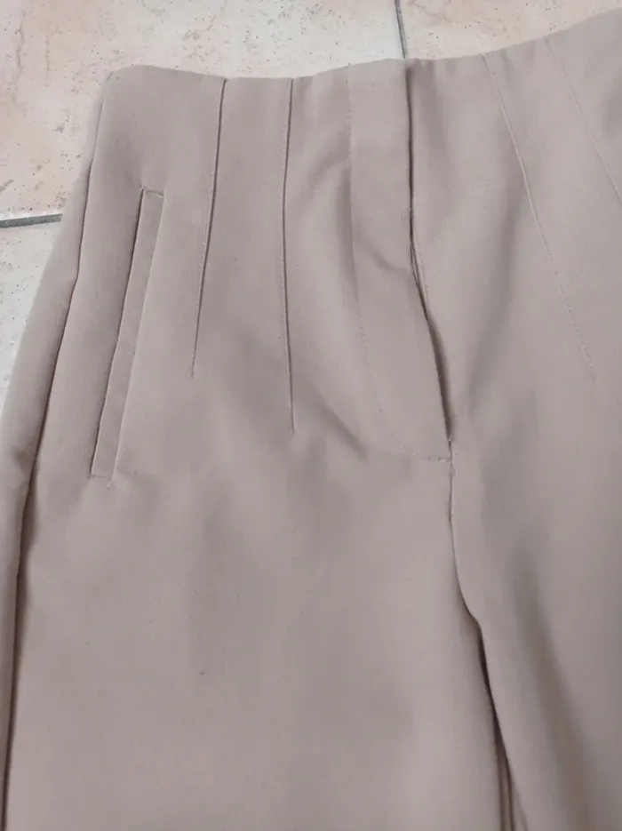Pantalon beige - photo numéro 2