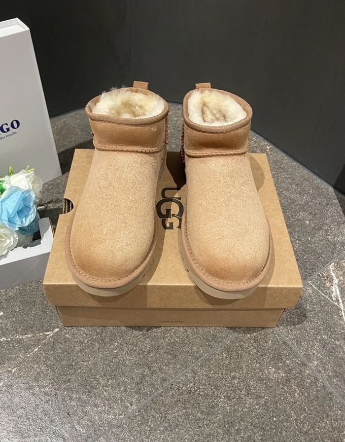 Ugg Ultra Mini Taille 39 - photo numéro 2