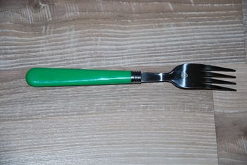 fourchette Benetton manche plastique verte neuve