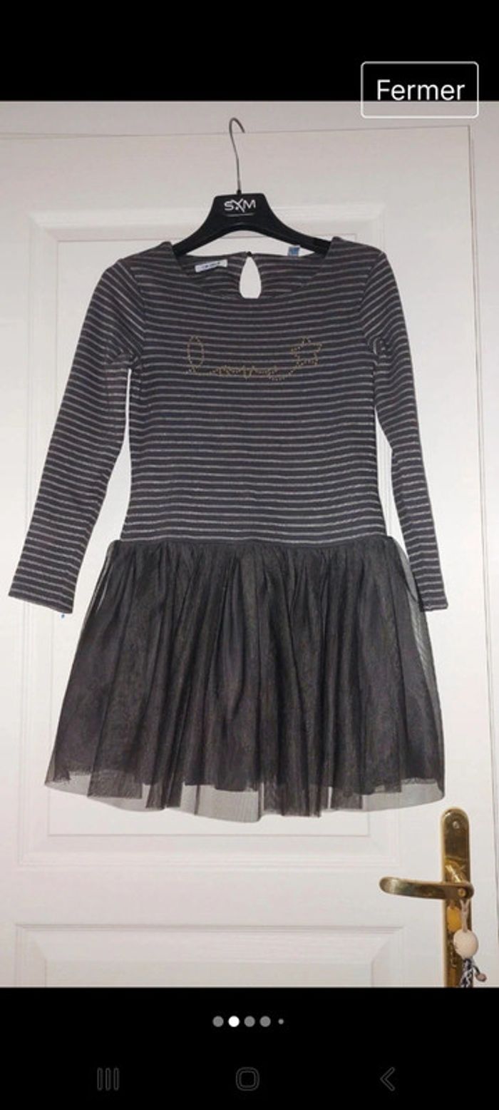 Magnifique robe volantée
Okaidi 10 ans - photo numéro 2