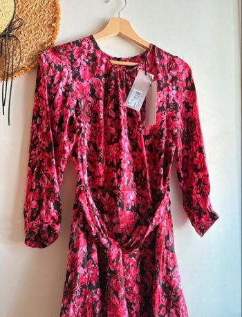 Robe IKKS fleurie rose fuchsia - Neuve avec étiquette – coupe cintrée ultra flatteuse