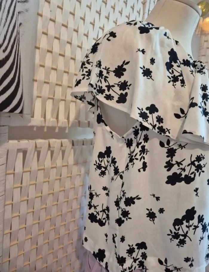 Joli haut asymétrique fleuri United Colors of Benetton femme TS/36 - photo numéro 3