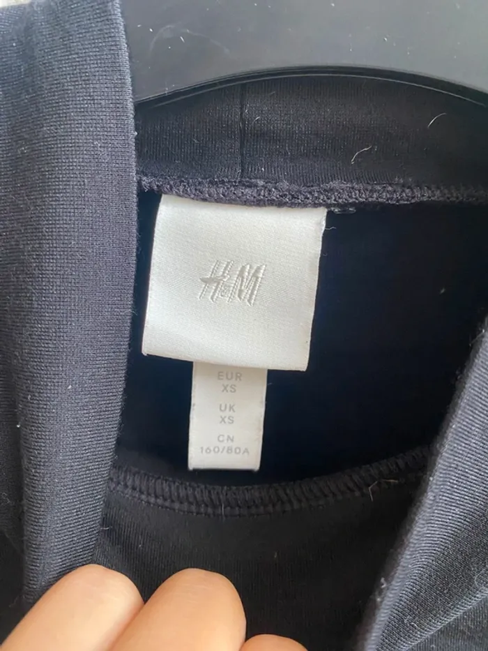 Robe noir col montant TXS  H et M - photo numéro 4