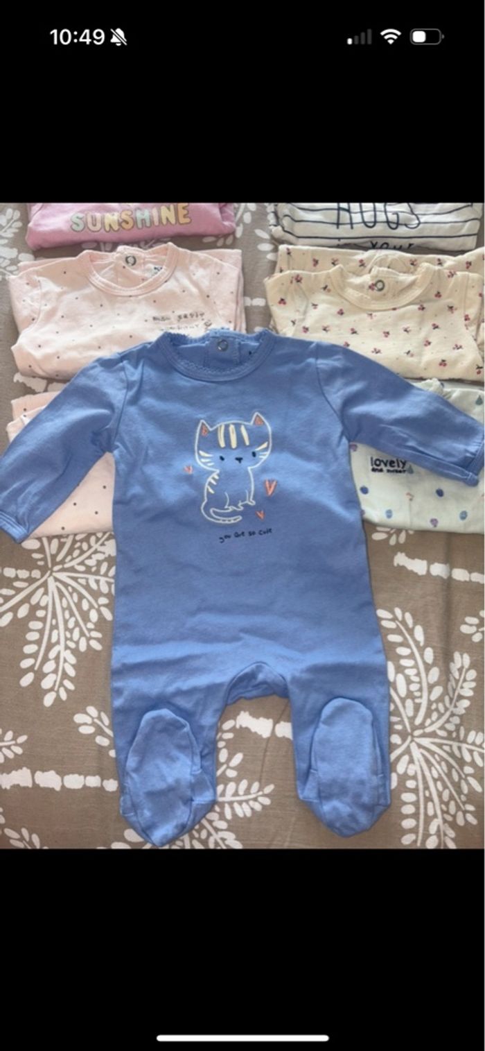 Lot 10 pyjamas 1 mois - photo numéro 8