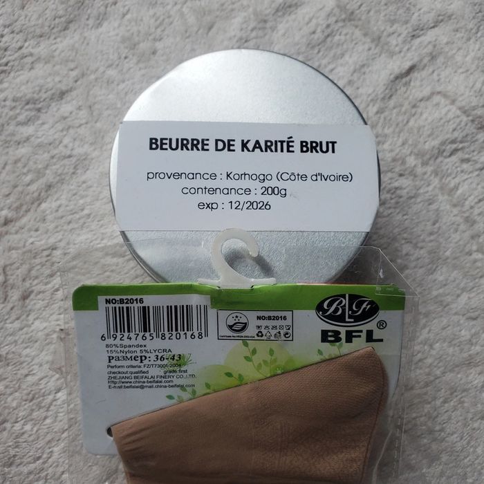 Une paire de chaussettes fines, neuves pour femme (3 + 1 offert dans tout le dressing) - photo numéro 2