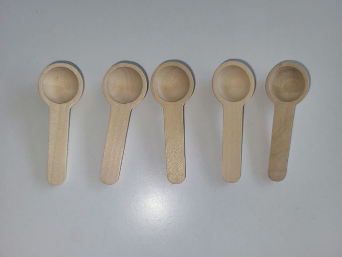 Cuillères en bois, motricité fine