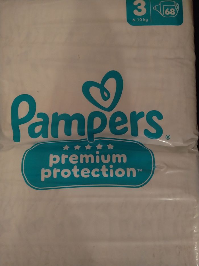 Lot de 3 paquets de couches bébé Pampers premium protection taille 3