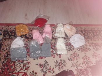 1 bonnet neuf 6/12 mois