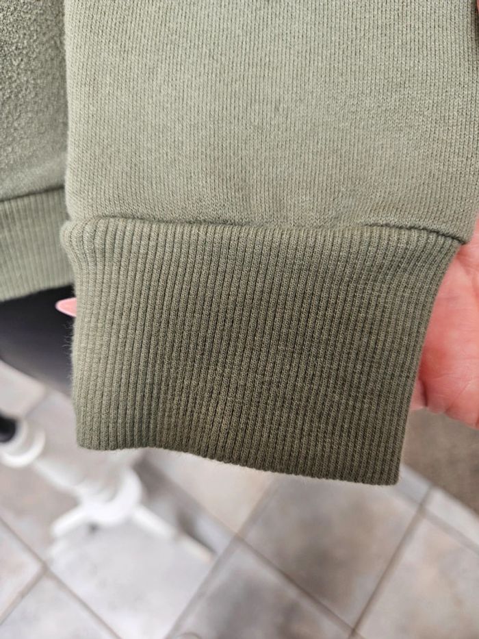 Guess pull vert à capuche taille XS - photo numéro 3