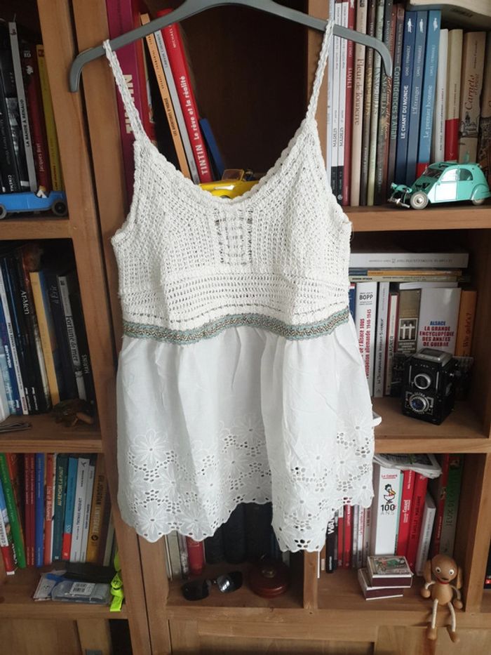 Top en macramé et dentelle anglaise neuf