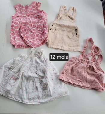 Lot de robe en 12 mois