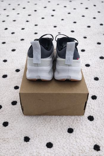 Sneakers modernes au design épuré – Taille 39