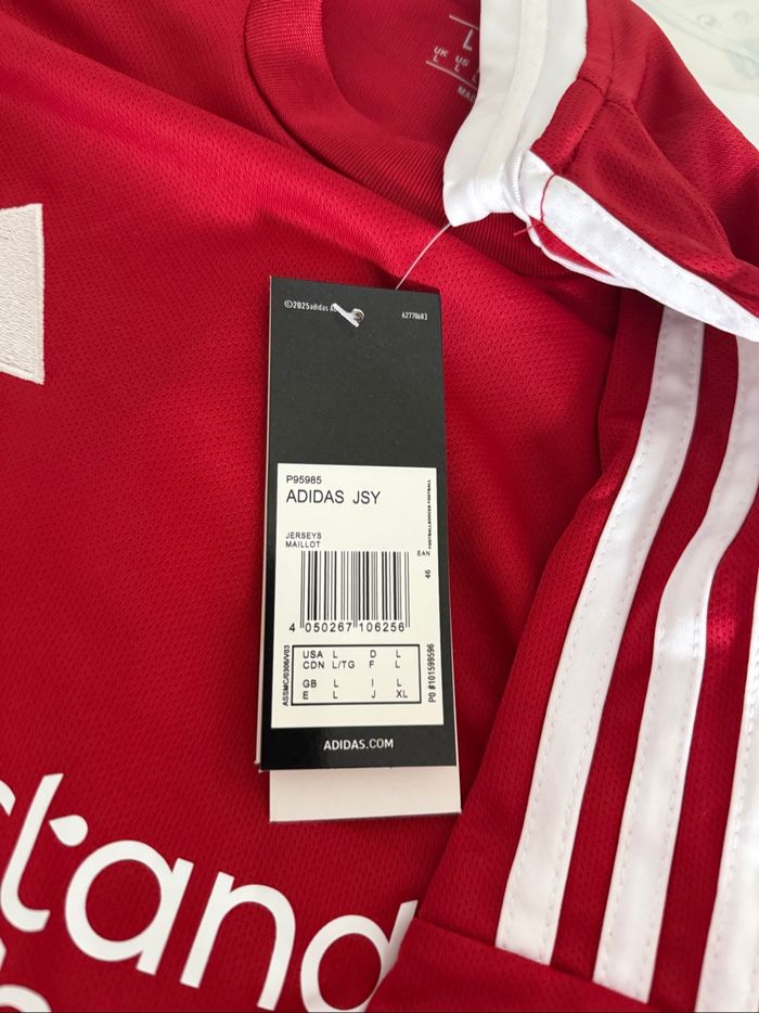 Maillot foot Liverpool - photo numéro 10