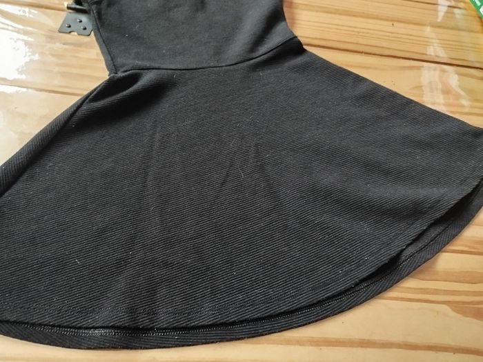 Robe noire - photo numéro 6