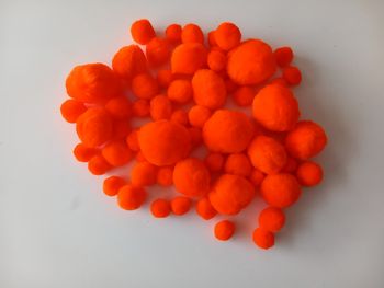 Lot pompons fluo