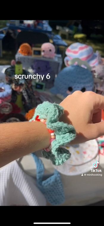 Chouchou vert d'eau fait main en crochet